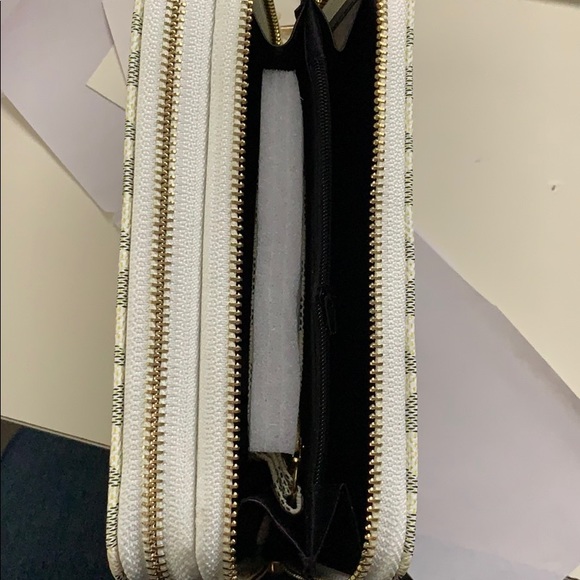 Zuri BEIGE Wallet - Picture 7 of 8